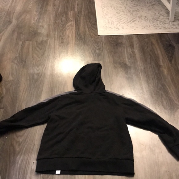 Puma Boys Black Kangaroo Hoodie- Medium - Picture 4 of 5